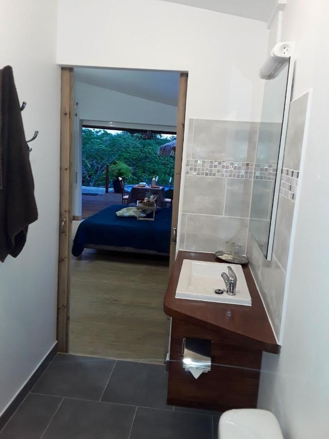 Studio Avec Vue Sur La Mer Piscine Privee Et Jardin Clos A Sainte Anne Exterior foto